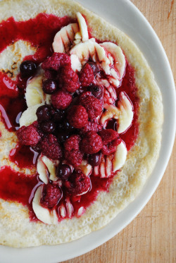 foodiepornie:   Another pancake post. Ate this beautiful thing