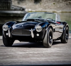 utwo:  1963 Shelby Cobra© historic cars paris