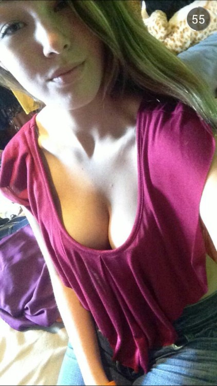 cleavage-n-downblouse.tumblr.com/post/148788454526/