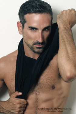 marigay:  http://marigay.tumblr.com/ 