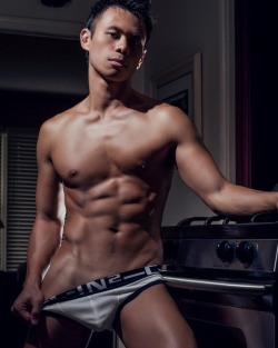 luxaiophotography:@devon84 is always distracted in the kitchen