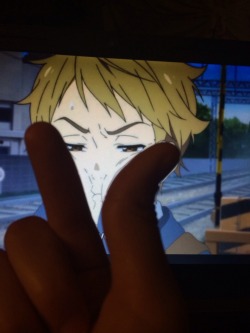 levi-hatechu:  Yaoi hands be like 