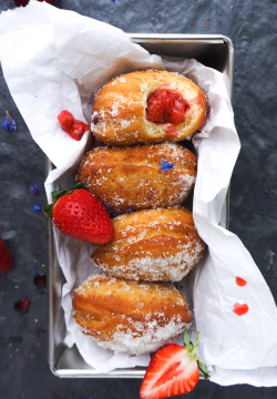 obsessedbystrawberry:  verticalfood:  Roasted strawberry doughnuts