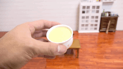 thatsthat24:tastefullyoffensive:  Video: Guy Makes Tiny Edible