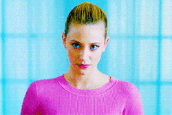 clarasolo: Betty Cooper In Every Episode - 1x13…  The Sweet