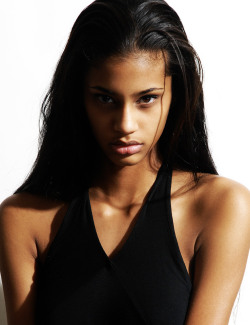 crystal-black-babes:  Tsanna Latouche - Canadian Black Model