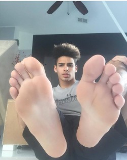 ebonyfootgods: 