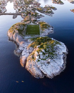 i-traveltheworld:  i-traveltheworld:  Football field in Norway