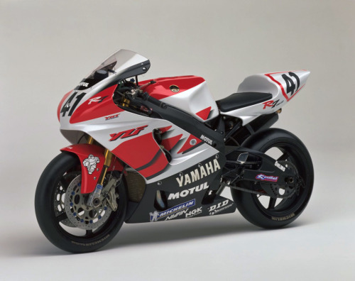 itsbrucemclaren:  01 –  04 –  Yamaha YZF-R7 Superbike (OW-02)