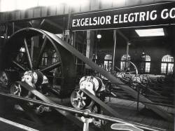 engineeringhistory:  Excelsior generator at Columbian Exposition,