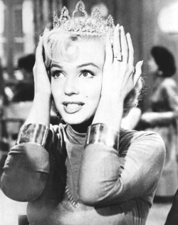 classic-hollywood-glam:  Marilyn Monroe