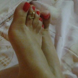 ifeetfetish:  Red as ruby! #Glam #nails #feet #footfetish #RedNails