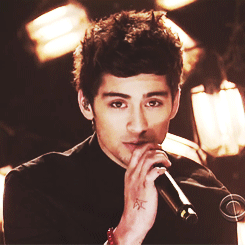 zaynharold:   The boys performing “Little Things” on David