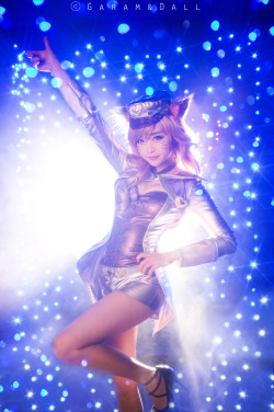 vandariwuuuuutcosplay: Character: Popstar Ahri  Game: League