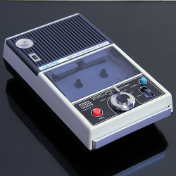 analog-dreams:  GRAND Cassette Recorder Flickr: http://flic.kr/p/jgTuE4