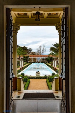 noragaribotti:Getty Villa, Los Angeles-A view of the outside