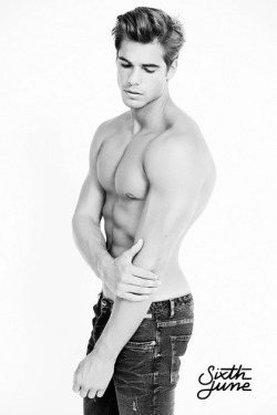 completelyfine:  Lickable. http://completelyfine.tumblr.com