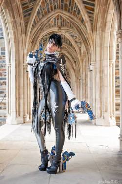 cosplayandgeekstuff:    Lisa Lou Who  (USA) as Bayonetta, Photos