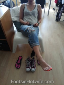 footsiehotwife:I want everyone know how sissy husband I am. She