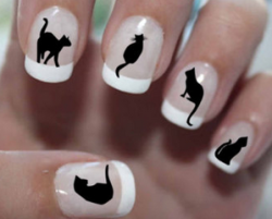 sixpenceee:  Look at all these cool horror nail art guys! Isn’t