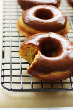 gastrogirl:baked pumpkin doughnuts with caramel glaze.