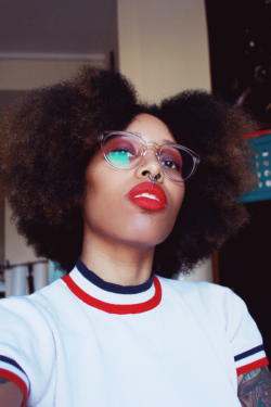 afroxvx:  i’ve been wearing my afro parted because wow was