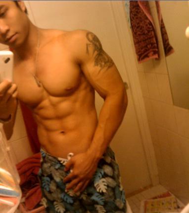 siroman91:  Hot Viet guy <3  