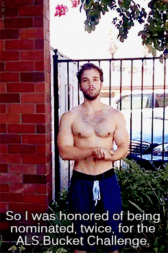 leprinceofsins:  Nathan Kress does the ALS Ice Bucket Challenge