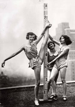 back-then:  Legs New York, 1931  Source: Memory of the Netherlands
