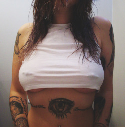 itsall1nk:  More Hot Tattoo Girls athttp://hot-tattoo-girls.blogspot.com