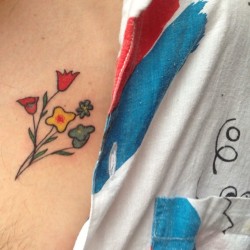 amandajas:  souvenirs: tattoo from london & shirt from amsterdam