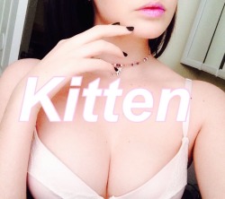 aestheticbabydoll:  Call me kitten and pull my hair 