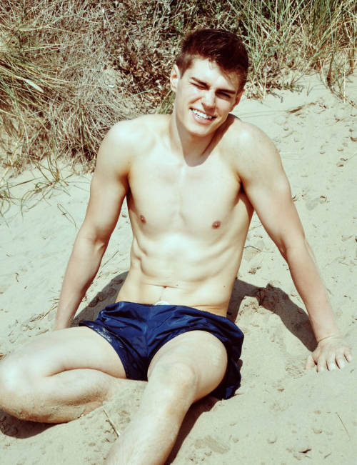schboyshorts:  yearbookfanzine:  DownloadÂ Book of Zander eBookÂ for half price just Â£1.49, featuring 96 pages with modelÂ Zander HodgsonÂ at Next Model Mgmt, LA  Excellent 