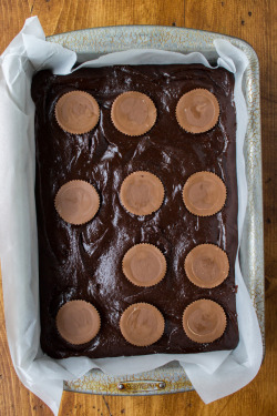 sweetoothgirl:  Reese’s Stuffed Brown Butter Brownies