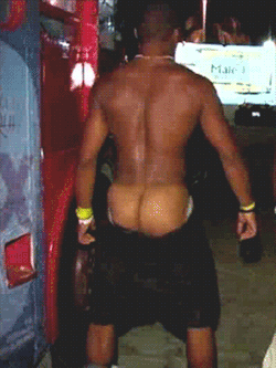 monsieur-gracieux:  $£✖¥: All that ass how could you not