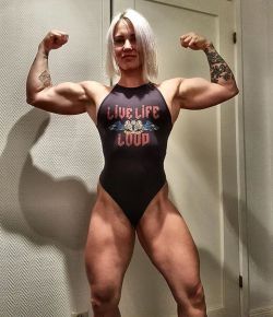 WE LOVE MUSCULAR GIRLS