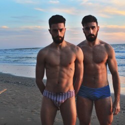 putishorts:  The holidays are finally here for @mikelecascarano