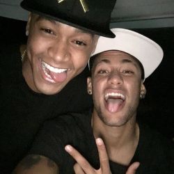 fzneymar:  18.11.2015 Neymar & Leo Santana#repost #instagram