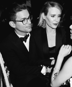 moonchild30:  Matt Bomer and Sarah Paulson attend amfAR’s 