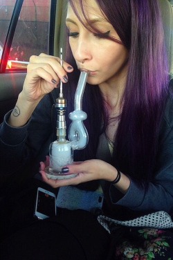 ambaked:  Birthday dabs outta the euphoria rig🎈 Photo credit:
