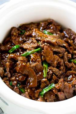 foodffs:  This slow cooker Mongolian beef is flank steak cooked