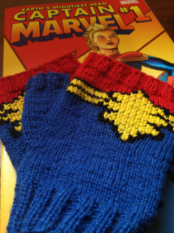 carolcorps:  maratini:  Captain Marvel gloves for flatbear! Designed