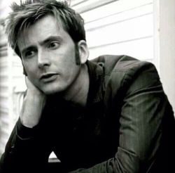 tennydr10confidential:  David Tennant pose that drives me crazy-When