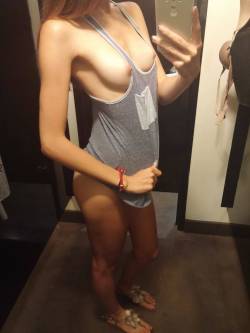 Submit your own changing room pictures now! A Real Stand Up Girl