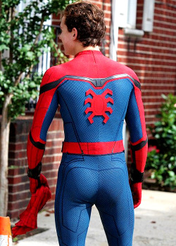 marvelheroes:  Tom Holland on the set of ‘Spider-Man: Homecoming’