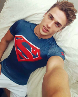 comandanteraven:  Dima for Superman.