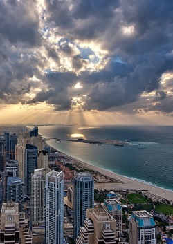 luxuriousimpressions:  Dubai - A rare moment | Photographer Daniel