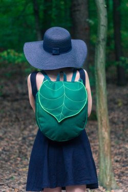 culturenlifestyle:  Adorable Leaf Bags by Gabrielle Moldovanyi