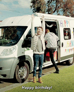 dailypleaselikeme:  Look what we did to the van!Oh. It’s great.