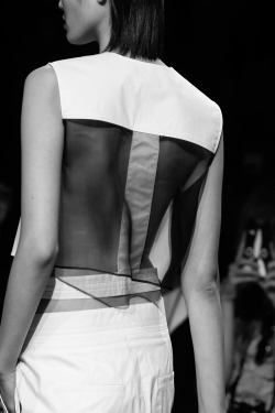 runway-bliss:  Helmut Lang - S/S 2014 RTW (Runway Details) 